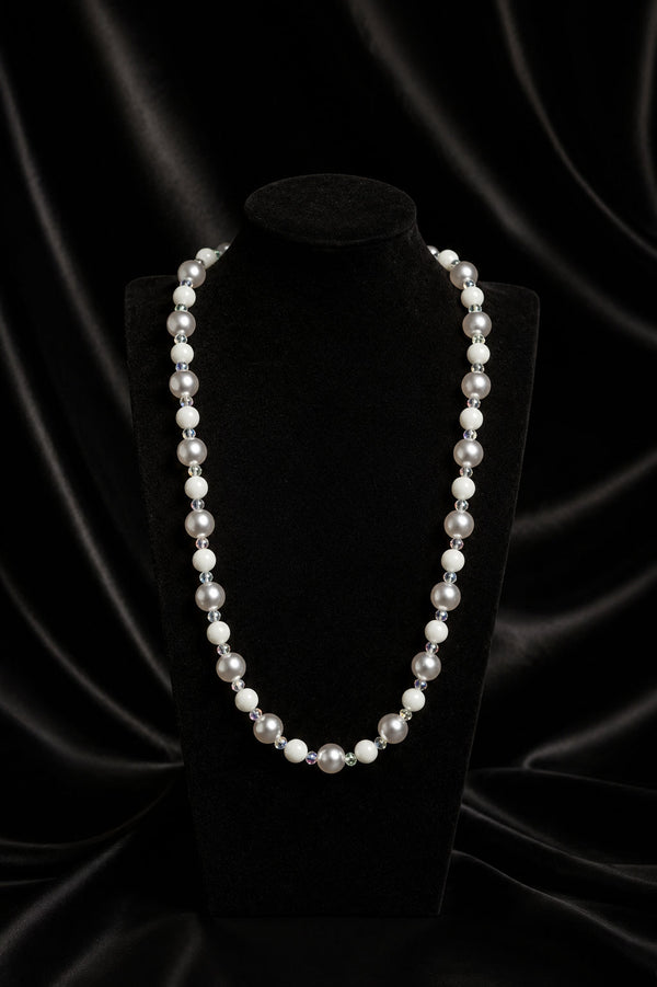 Vintage Pearl Necklace — 90s Luxe Edition