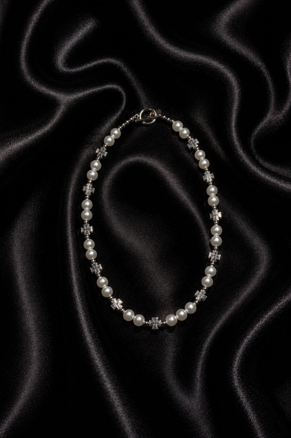 Croix Lumière Pearl Necklace